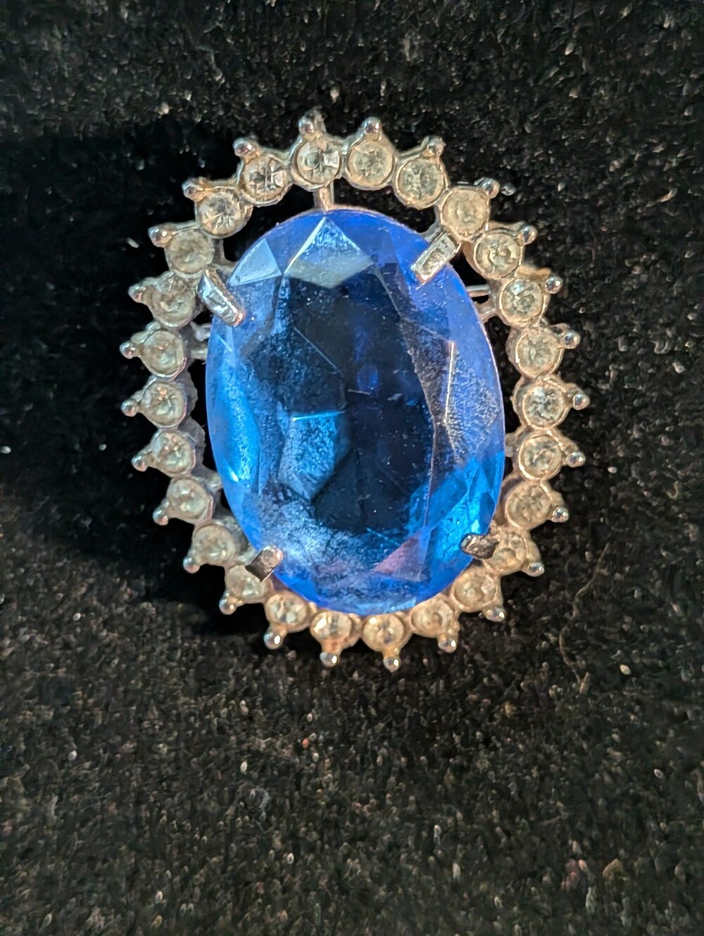 Blue Oval Halo Brooch - Picture 2 of 4